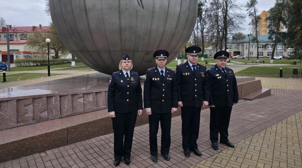 Сотрудники Брянского ЛО МВД России на транспорте почтили память жертв радиационных аварий
