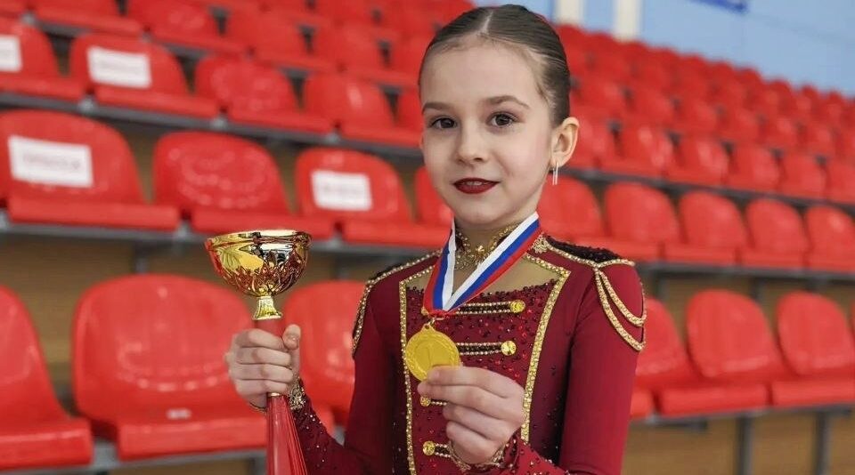 Юные брянские фигуристки — победители и призеры соревнований в Смоленске