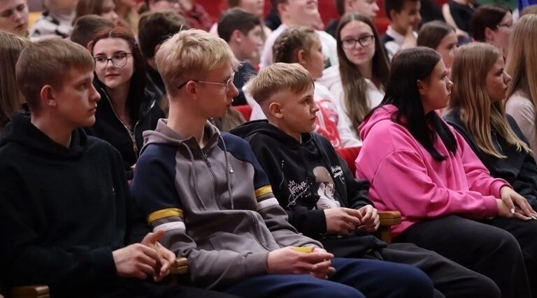 В Брянской области подвели итоги областной правовой смены «Мир твоих прав»