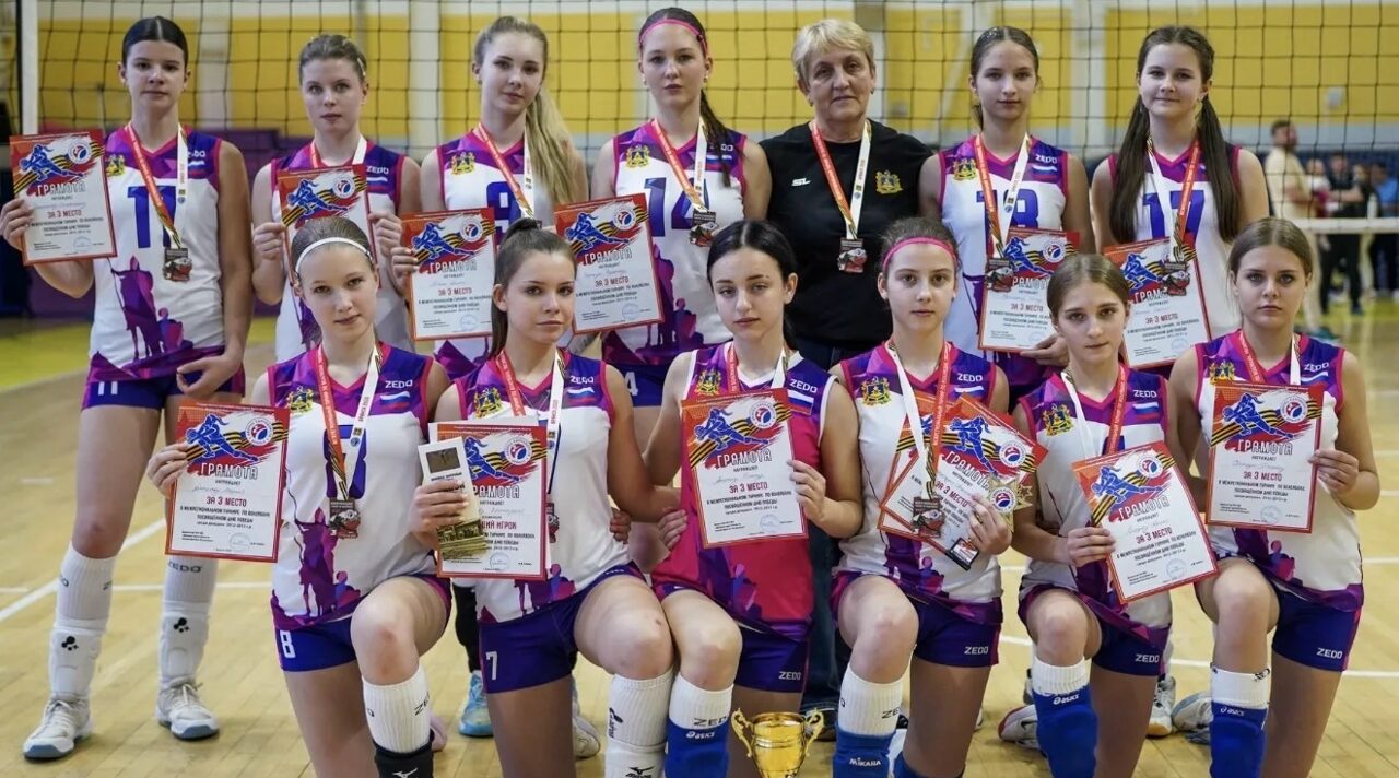 В Брянске турнир по волейболу объединил спортсменов разных регионов