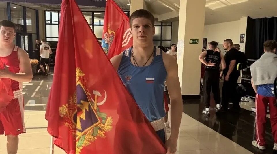 Бронзу Первенства России по боксу завоевал брянец Илья Прокопенко