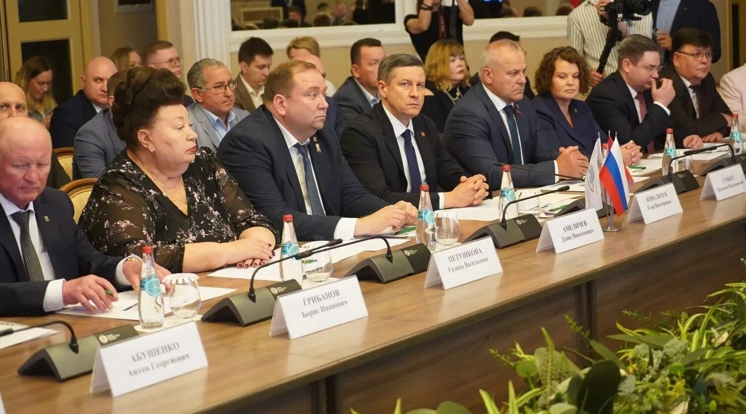 На бизнес-форуме «Гомель-Брянск» продолжается обсуждение взаимовыгодного сотрудничества регионов