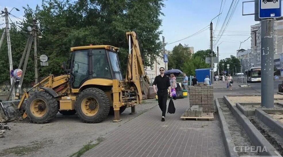В Брянске в районе автовокзала идут дорожные работы