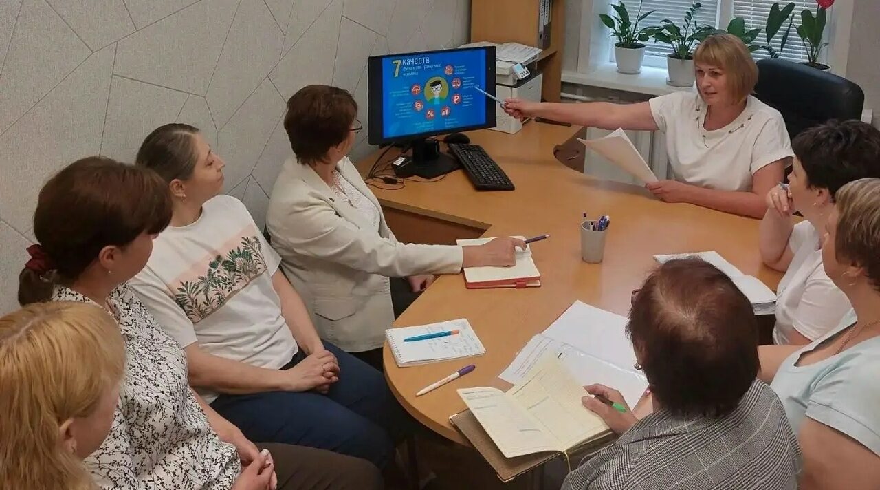 Сотрудники ГКУ «ОСЗН Севского района» провели мероприятие по финансовой грамотности