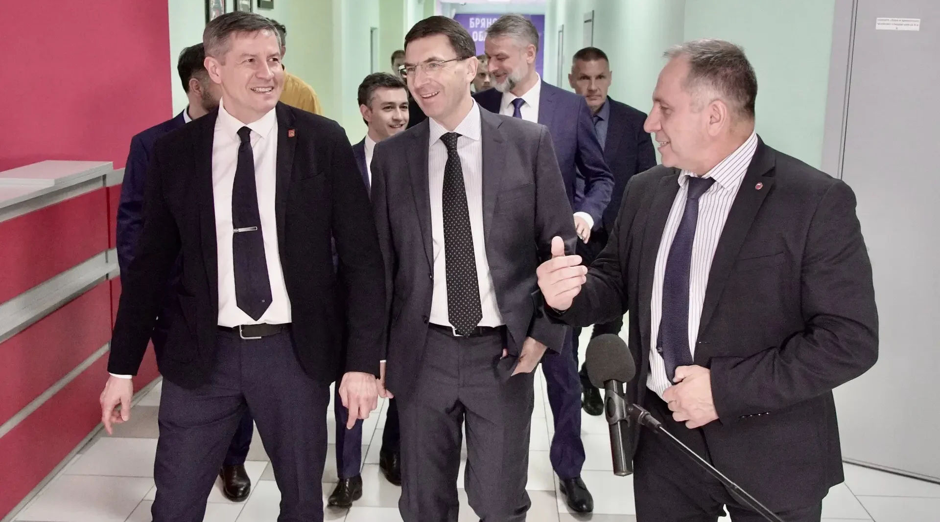 Полпред Президента Игорь Щеголев посетил в Брянске Дворец единоборств