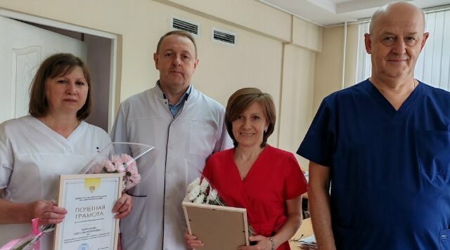 В Брянской стоматологической поликлинике №4 вручили почетные грамоты Минздрава РФ