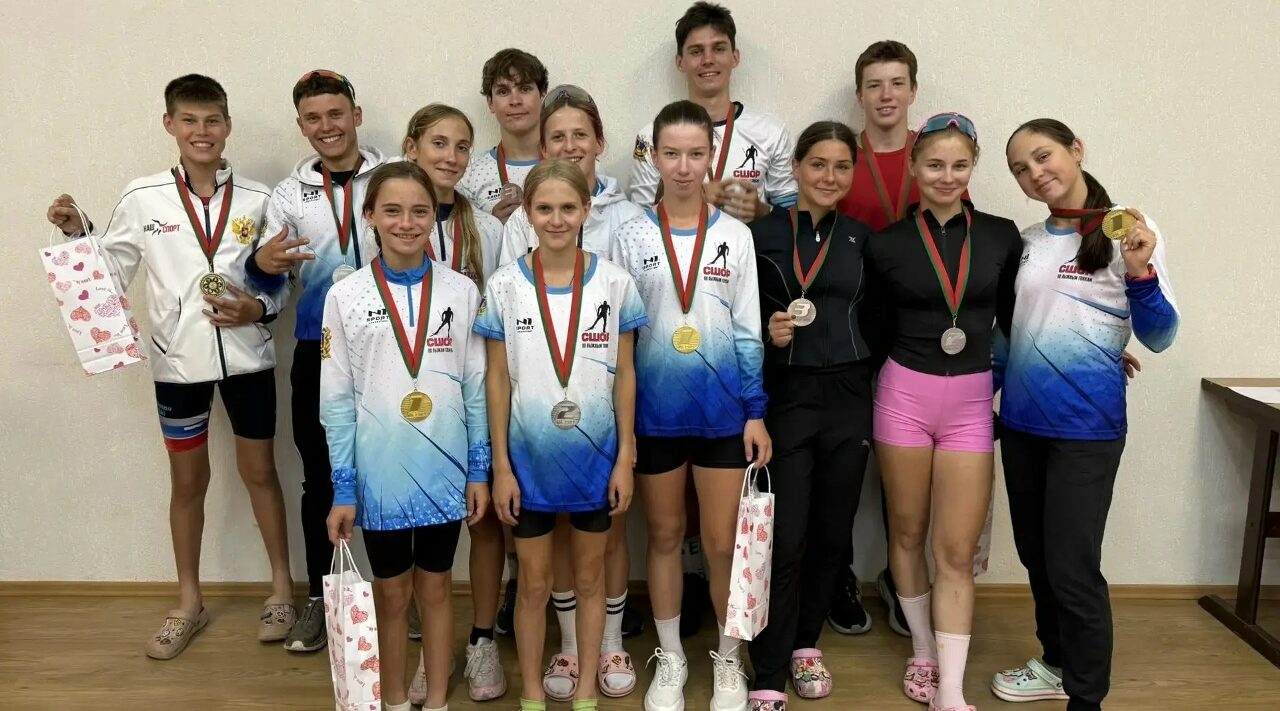 Юные брянские лыжники стали победителями соревнований по лыжероллерам в Республике Беларусь