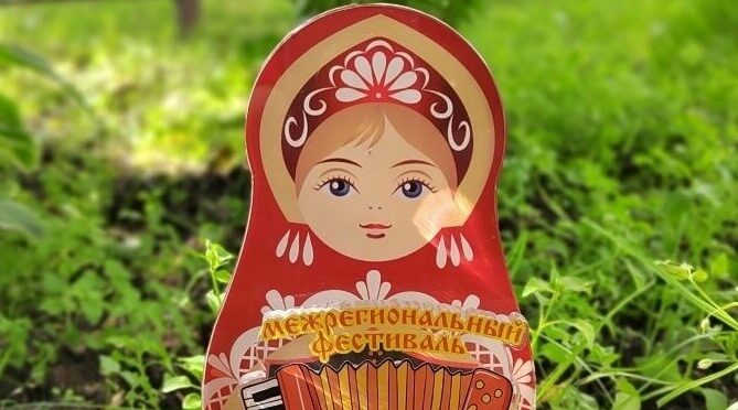 «Звени, частушка севская! Играй, гармонь!»