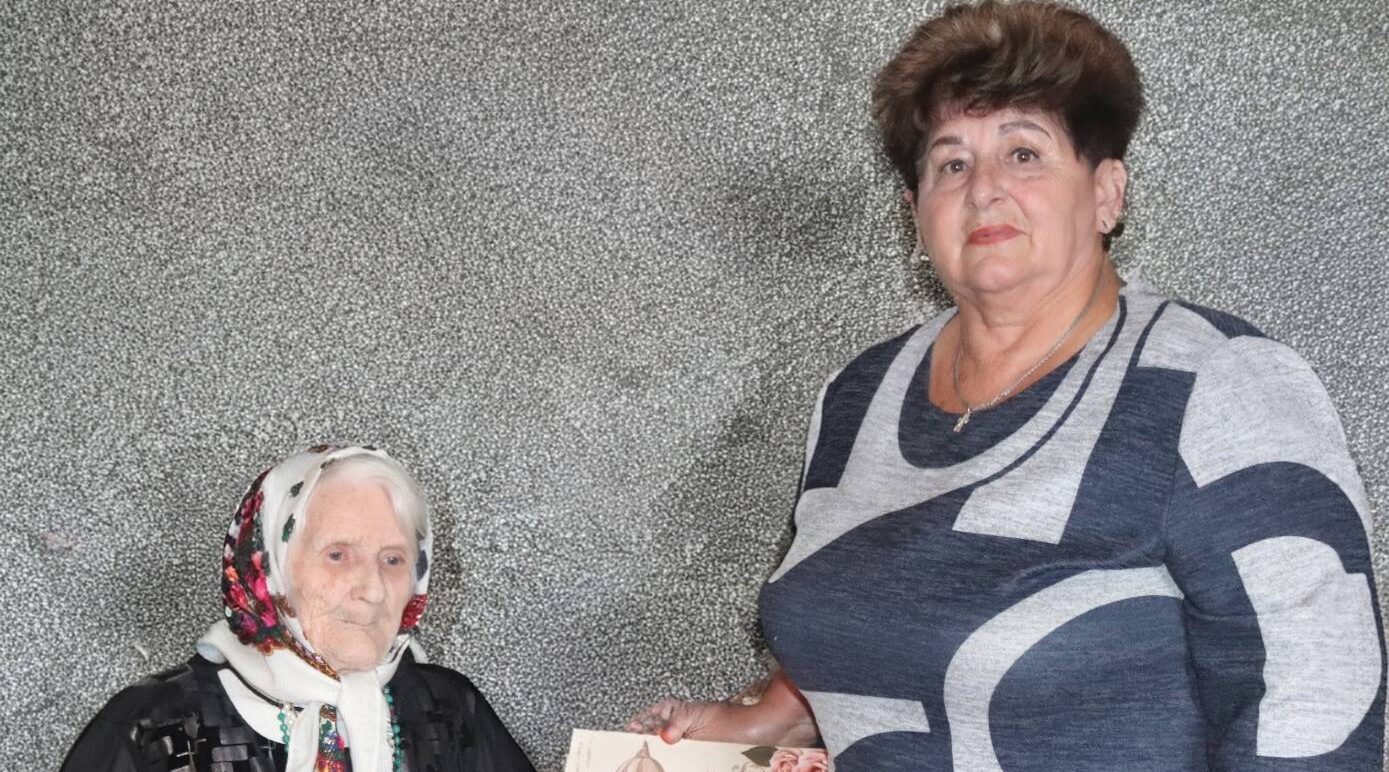 Ветерана труда М.А. Федоткину поздравили с 100-летним юбилеем