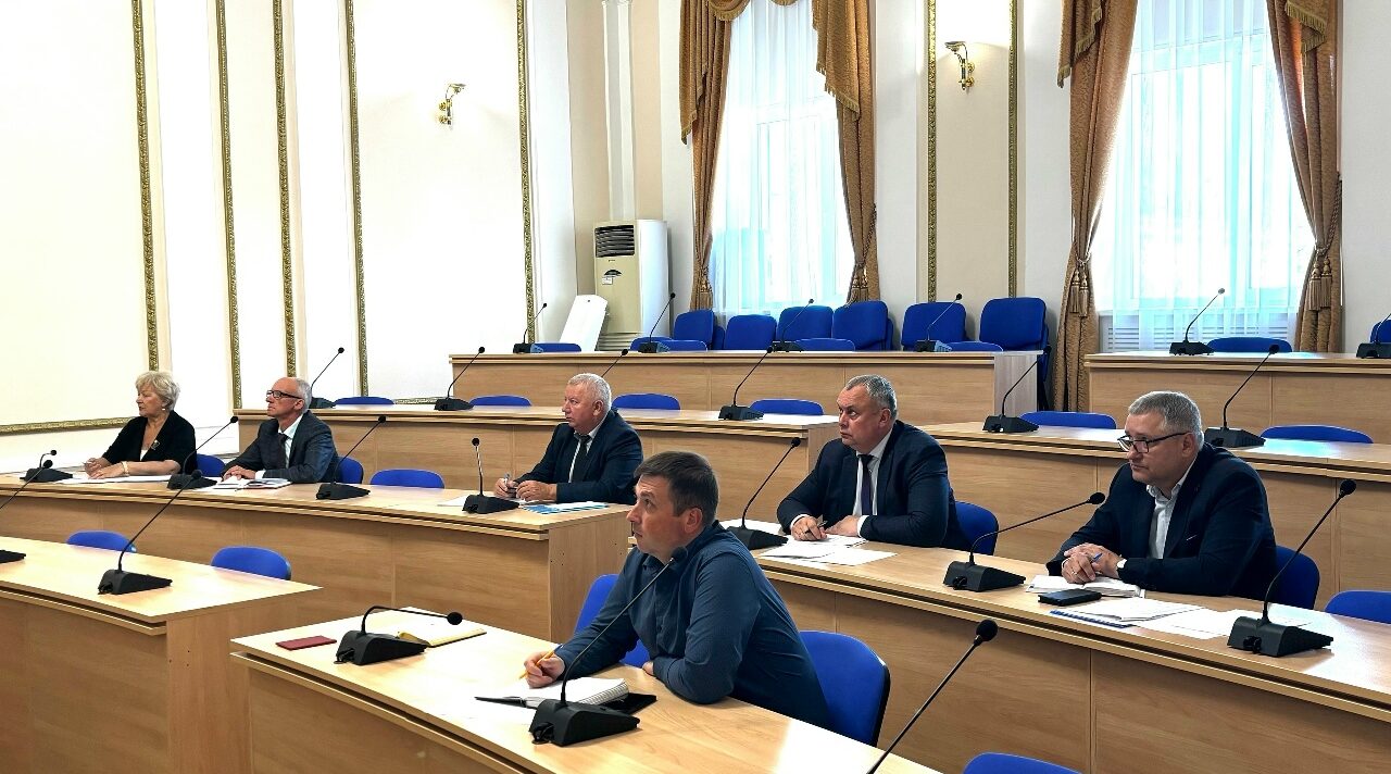 В правительстве Брянской области состоялось совещание по вопросам хода уборочной кампании
