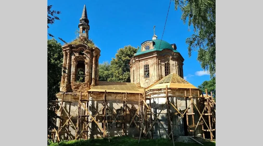 В брянском селе Солова реставрируют фамильную усыпальницу адъютанта Суворова