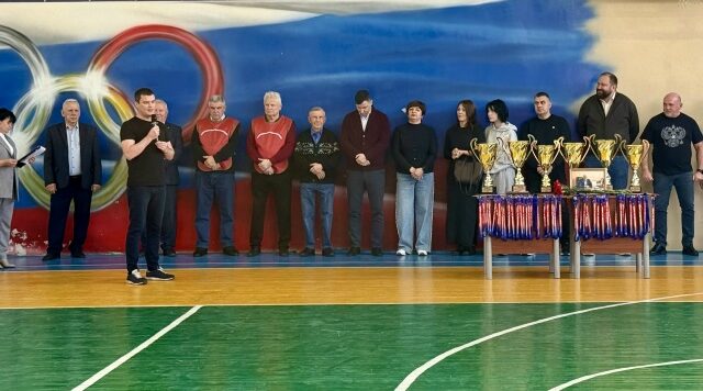 В Дятьково состоялся открытый межрегиональный турнир по волейболу