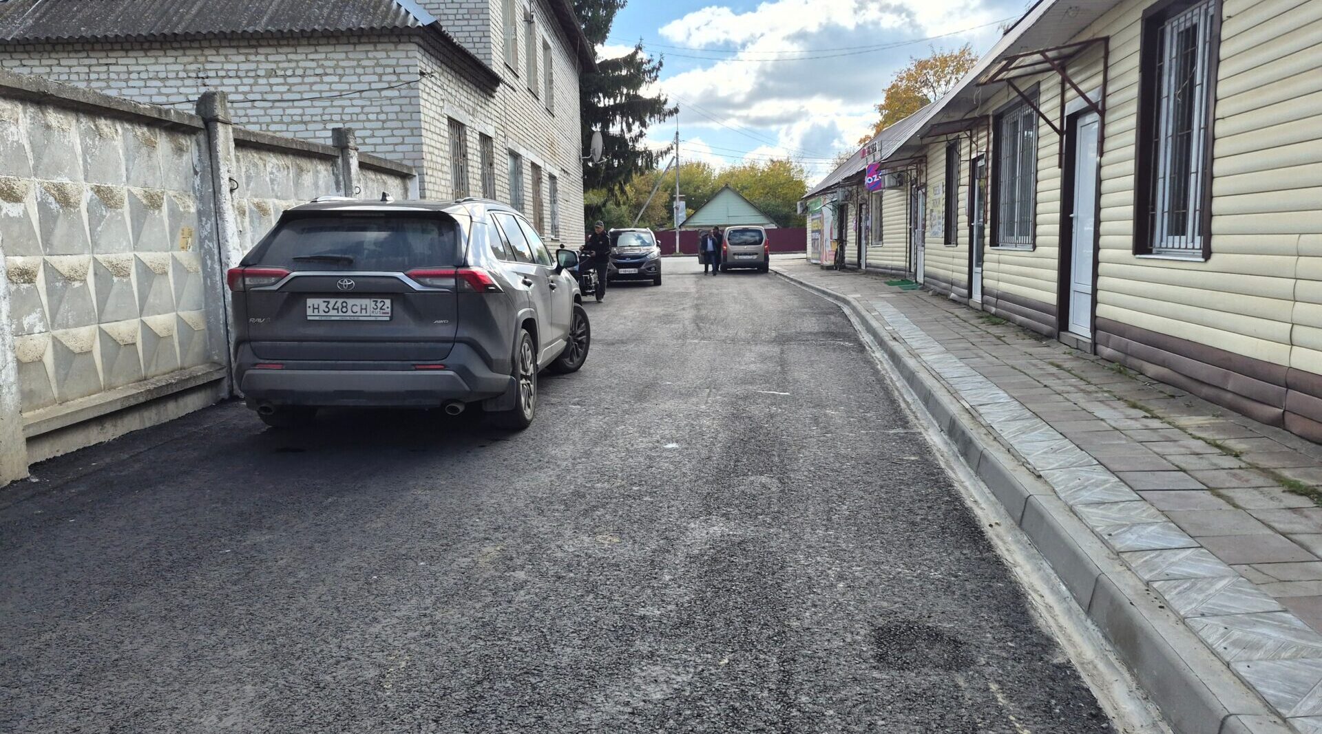 В Комаричах завершился капитальный ремонт дороги по переулку 1-й Ленина