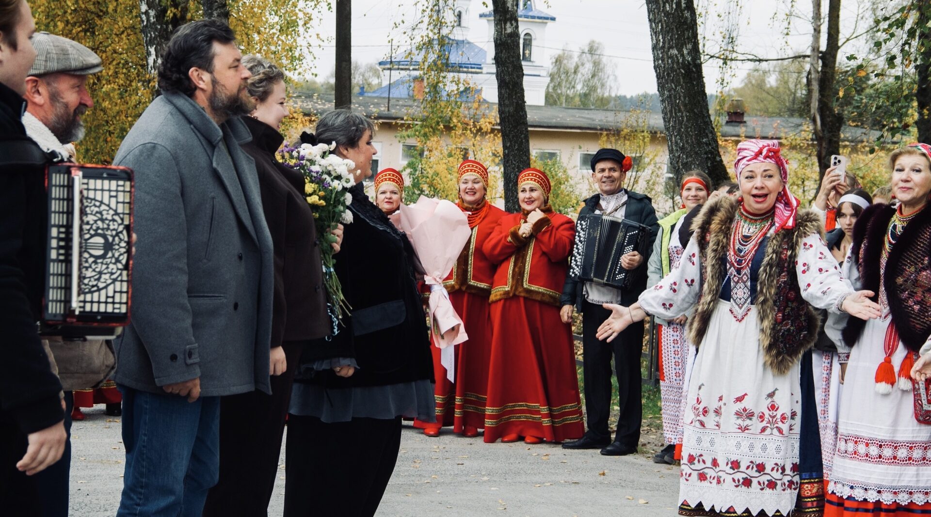 В навлинском селе Алешинка прошли съёмки телепередачи «Играй, гармонь любимая!»