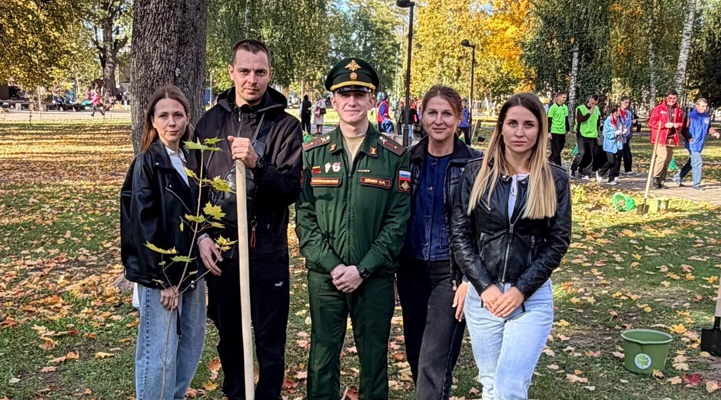 В Майском парке ветераны СВО высадили саженцы деревьев