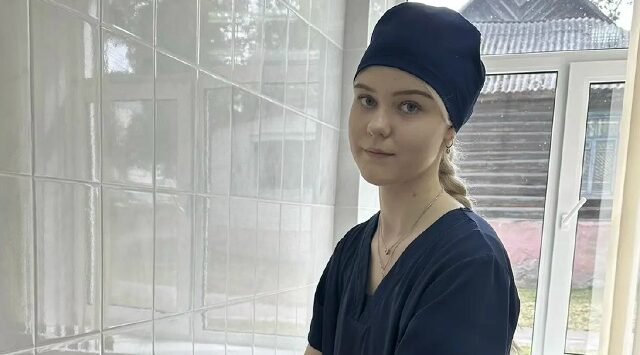 В терапевтическом отделении Брасовской ЦРБ к обязанностям приступила медсестра Ирина Ульяхова